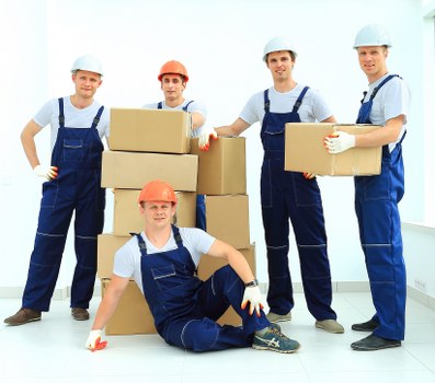 Local removals team planning access for a Marylebone flat